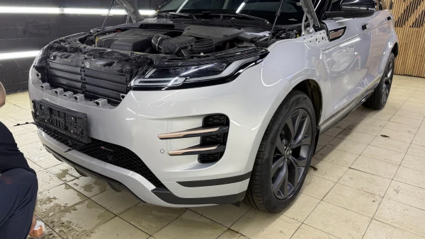 Оклейка полиуретаном Range Rover Evoque