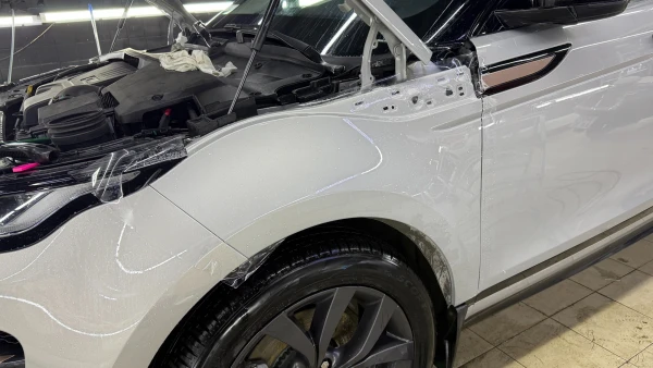Оклейка полиуретаном Range Rover Evoque