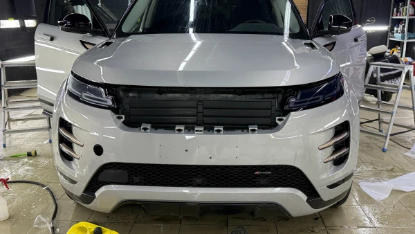 Оклейка полиуретаном Range Rover Evoque