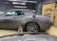 Оклейка матовым полиуретаном Dodge Challenger 