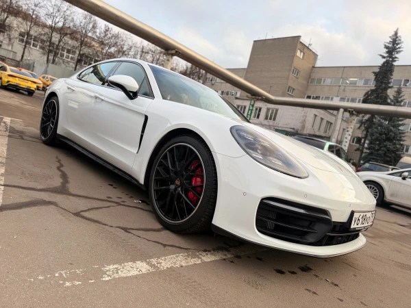 poliuretanovaya oklejka porsche panamera   