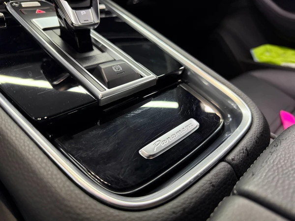 poliuretanovaya oklejka porsche panamera   