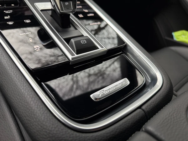 poliuretanovaya oklejka porsche panamera   
