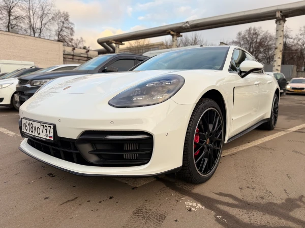 poliuretanovaya oklejka porsche panamera   