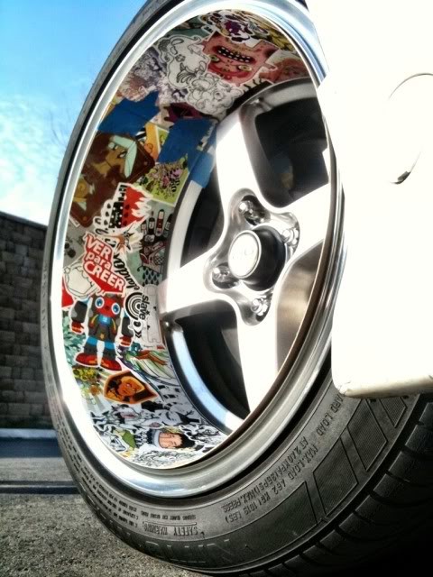 stikerbomb 5 20130407 1215451797