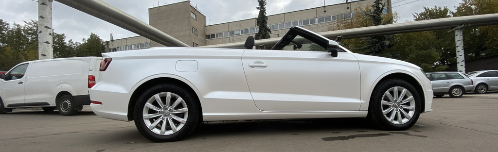 Оклейка цветным полиуретаном Audi a4